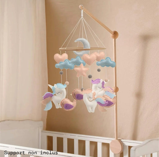 Mobile licorne et nuage