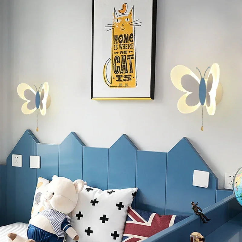 Aplique LED de mariposa para habitación infantil