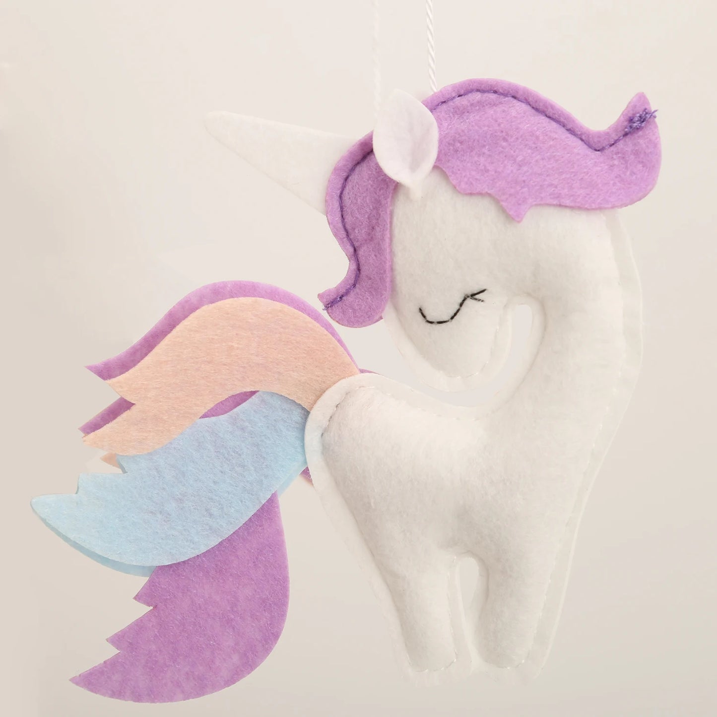 Mobile licorne et nuage