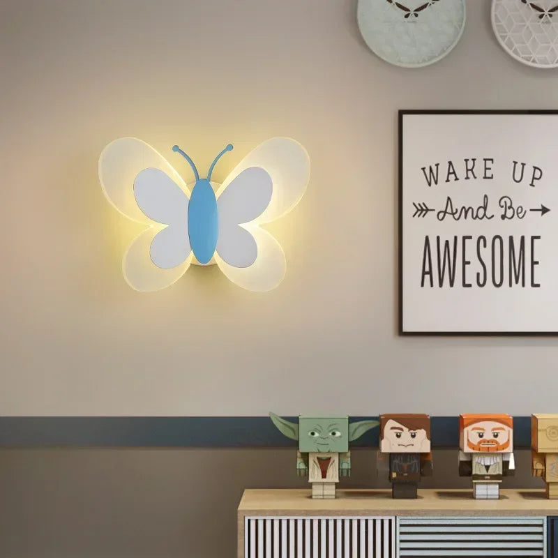 Aplique LED de mariposa para habitación infantil