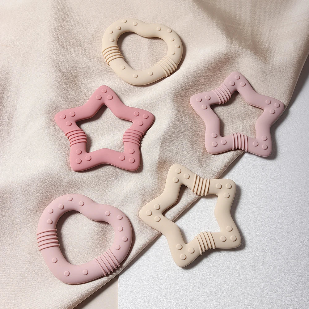 Anneau de dentition en silicone en forme de cœur & d’étoiles