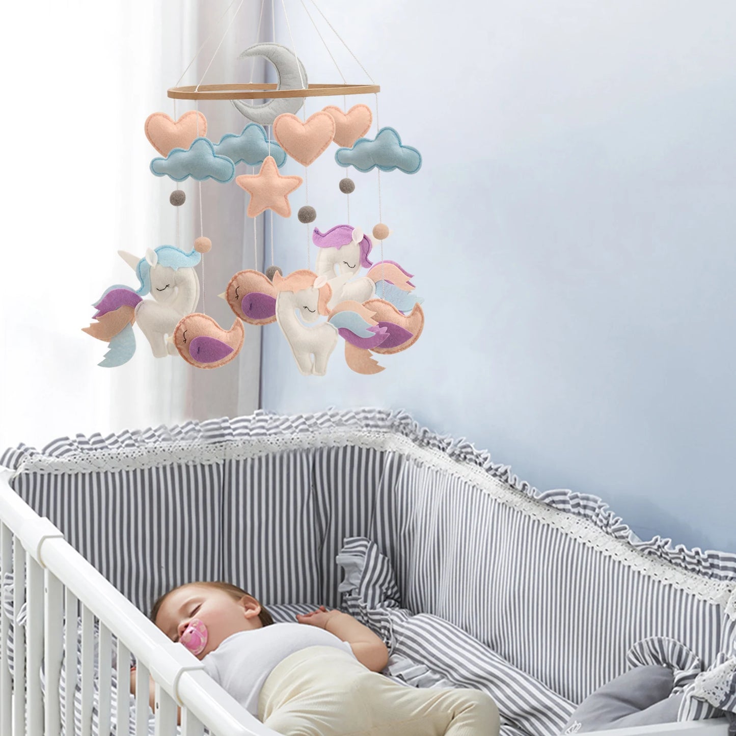 Mobile licorne et nuage