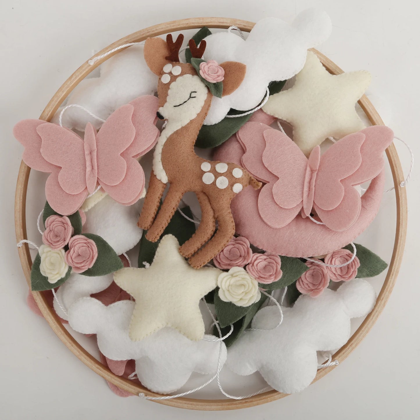Mobile cerf & papillons rose